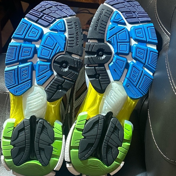 Men’s Size 10 Balenciaga Runners multicolor - Picture 7 of 7